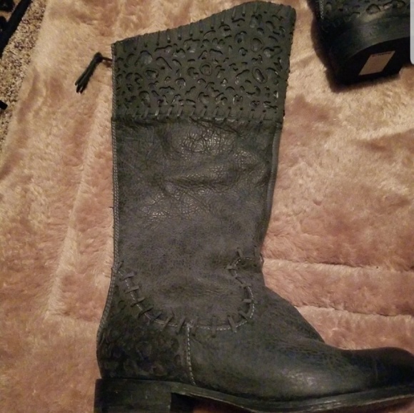 Boots - Picture 2 of 6